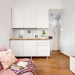 Modern Studio Apartment In The Heart Of Old City