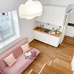 Modern Studio Apartment In The Heart Of Old City